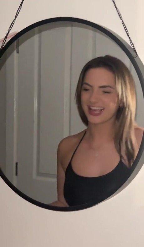Foto desnuda filtrada de OnlyFans de Daisy Campbell