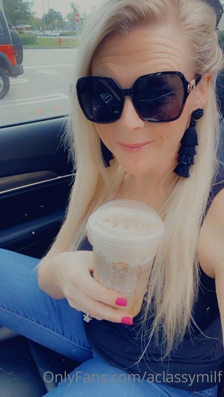Foto desnuda filtrada de OnlyFans de Aclassymilf