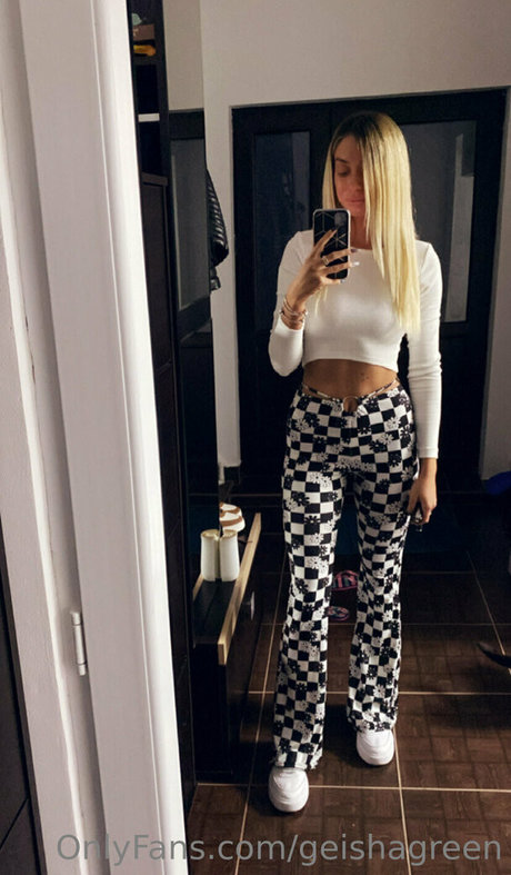 Foto desnuda filtrada de OnlyFans de Geishagreen