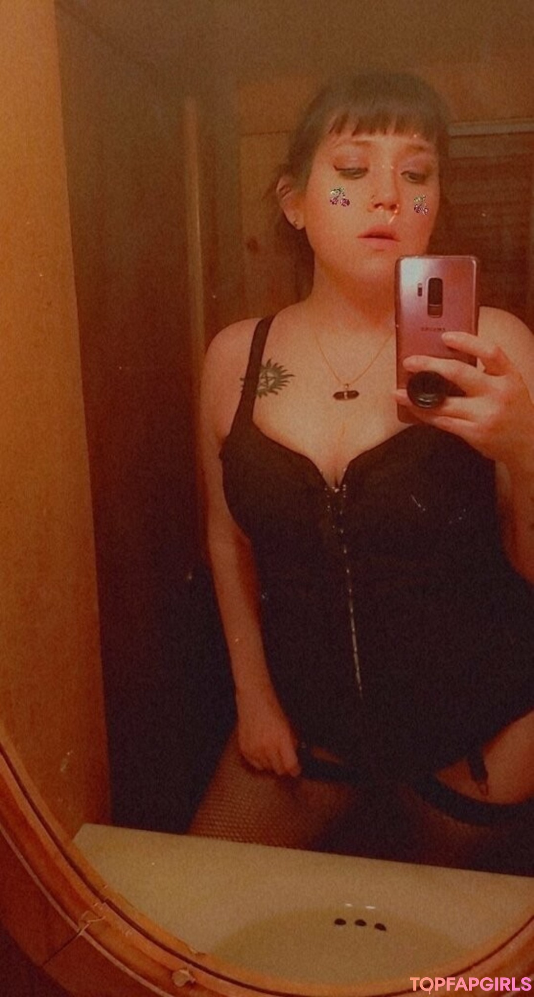 Foto desnuda filtrada de OnlyFans de Vvpurplerosevv #55 Foto desnuda filtrada de OnlyFans de Vvpurplerosevv #55