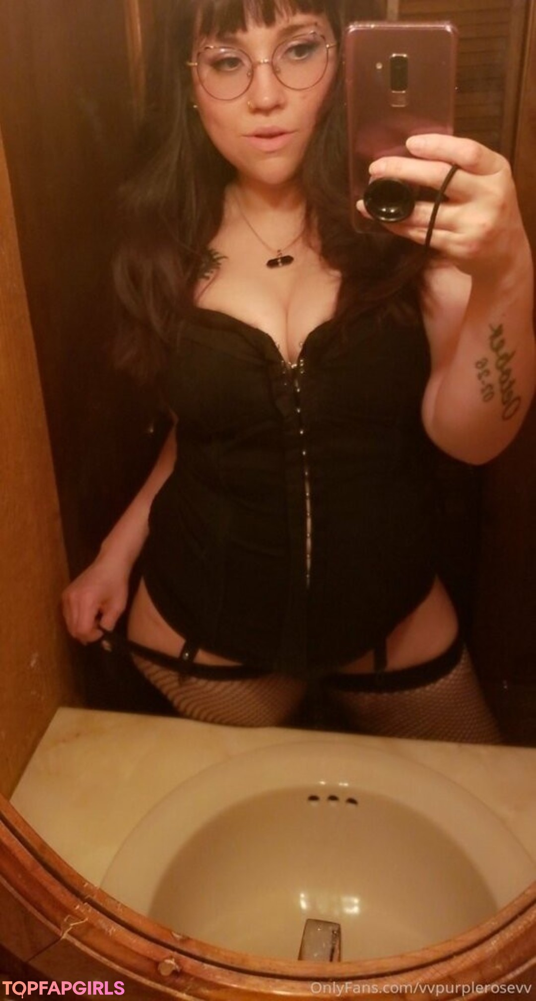 Foto desnuda filtrada de OnlyFans de Vvpurplerosevv #59 Foto desnuda filtrada de OnlyFans de Vvpurplerosevv #59