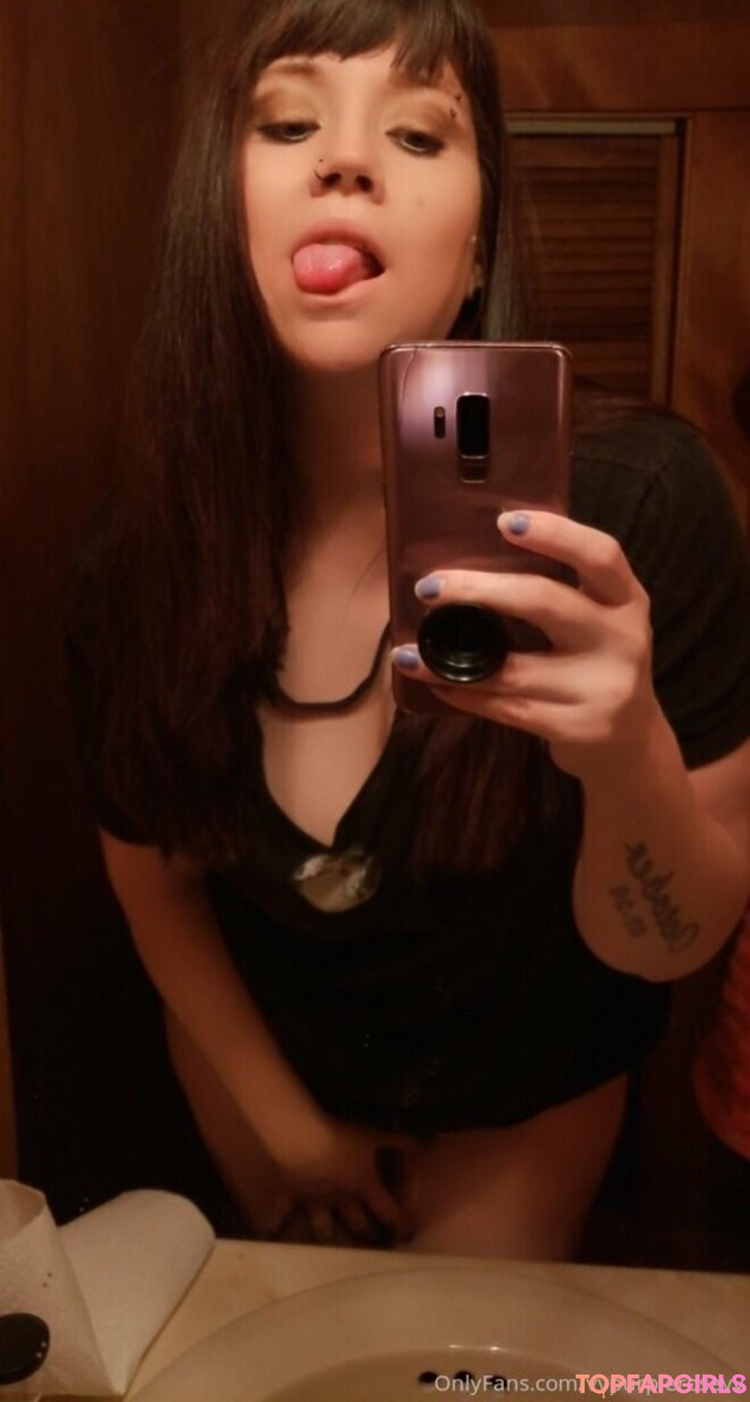 Foto desnuda filtrada de OnlyFans de Vvpurplerosevv #64 Foto desnuda filtrada de OnlyFans de Vvpurplerosevv #64