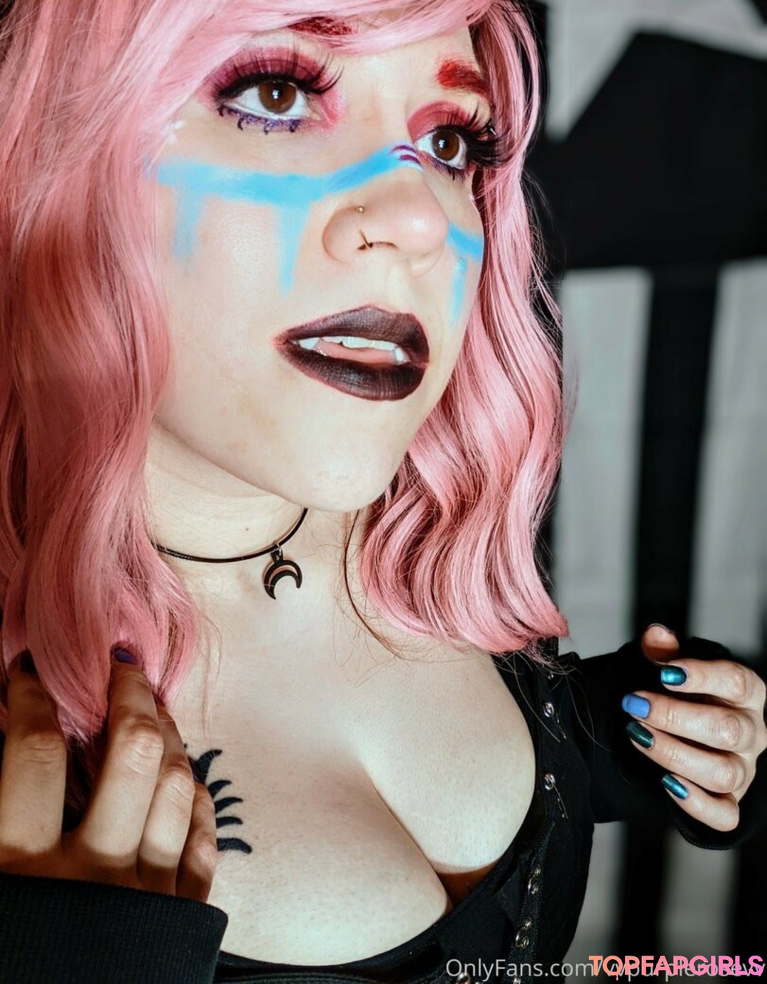 Foto desnuda filtrada de OnlyFans de Vvpurplerosevv #74 Foto desnuda filtrada de OnlyFans de Vvpurplerosevv #74