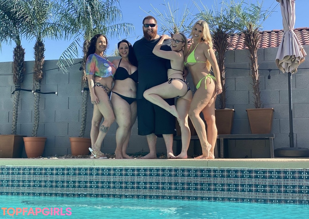 Foto desnuda filtrada de OnlyFans de Wcaproductions1 #80 Foto desnuda filtrada de OnlyFans de Wcaproductions1 #80
