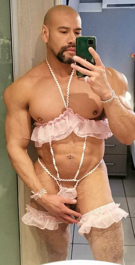 Foto desnuda filtrada de OnlyFans de Aleolatinoxxx