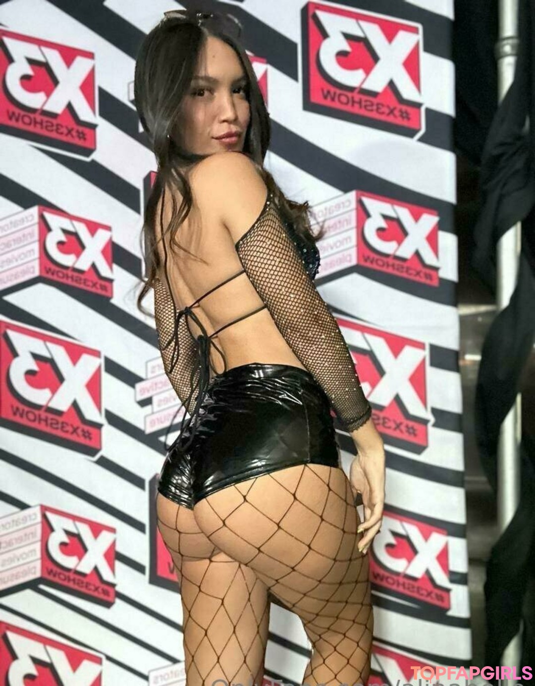 Foto desnuda filtrada de OnlyFans de Alinabelle #278 Foto desnuda filtrada de OnlyFans de Alinabelle #278