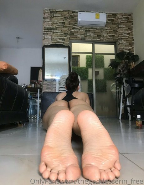 Thegoddesserin_free