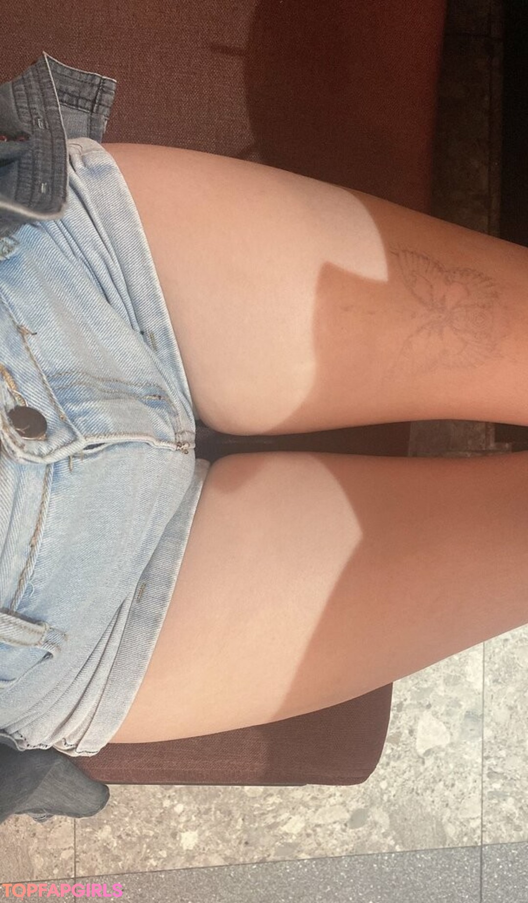 Foto desnuda filtrada de OnlyFans de Kura Oneesan #198 Foto desnuda filtrada de OnlyFans de Kura Oneesan #198