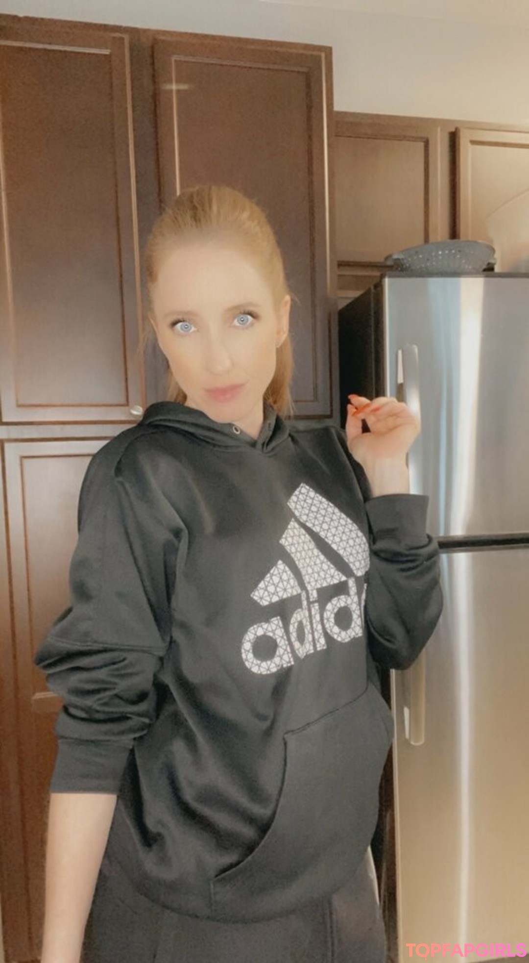 Foto desnuda filtrada de OnlyFans de Jennysroom #432 Foto desnuda filtrada de OnlyFans de Jennysroom #432