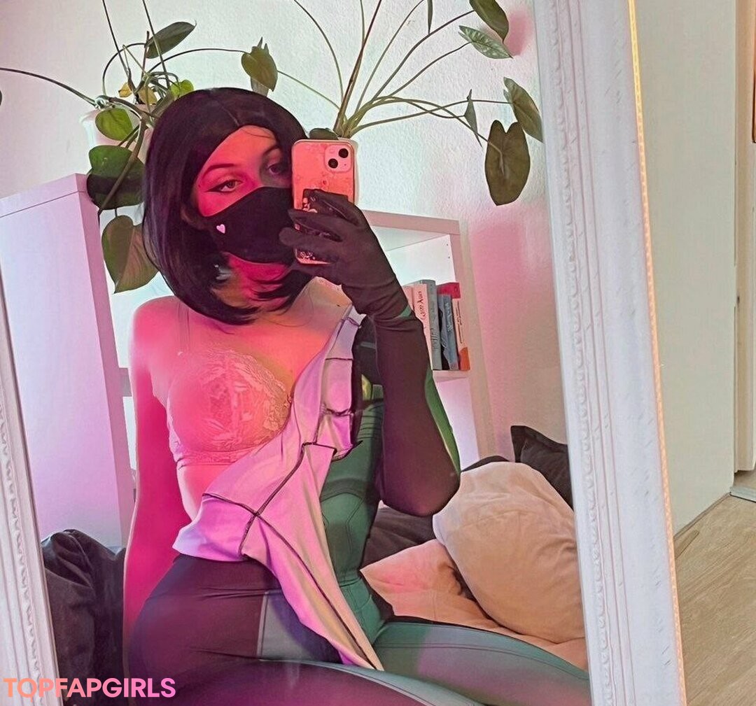 Foto desnuda filtrada de OnlyFans de Aurelia Baker #13 Foto desnuda filtrada de OnlyFans de Aurelia Baker #13