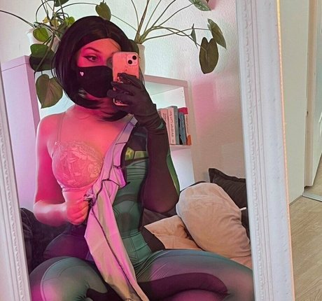 Foto desnuda filtrada de OnlyFans de Aurelia Baker