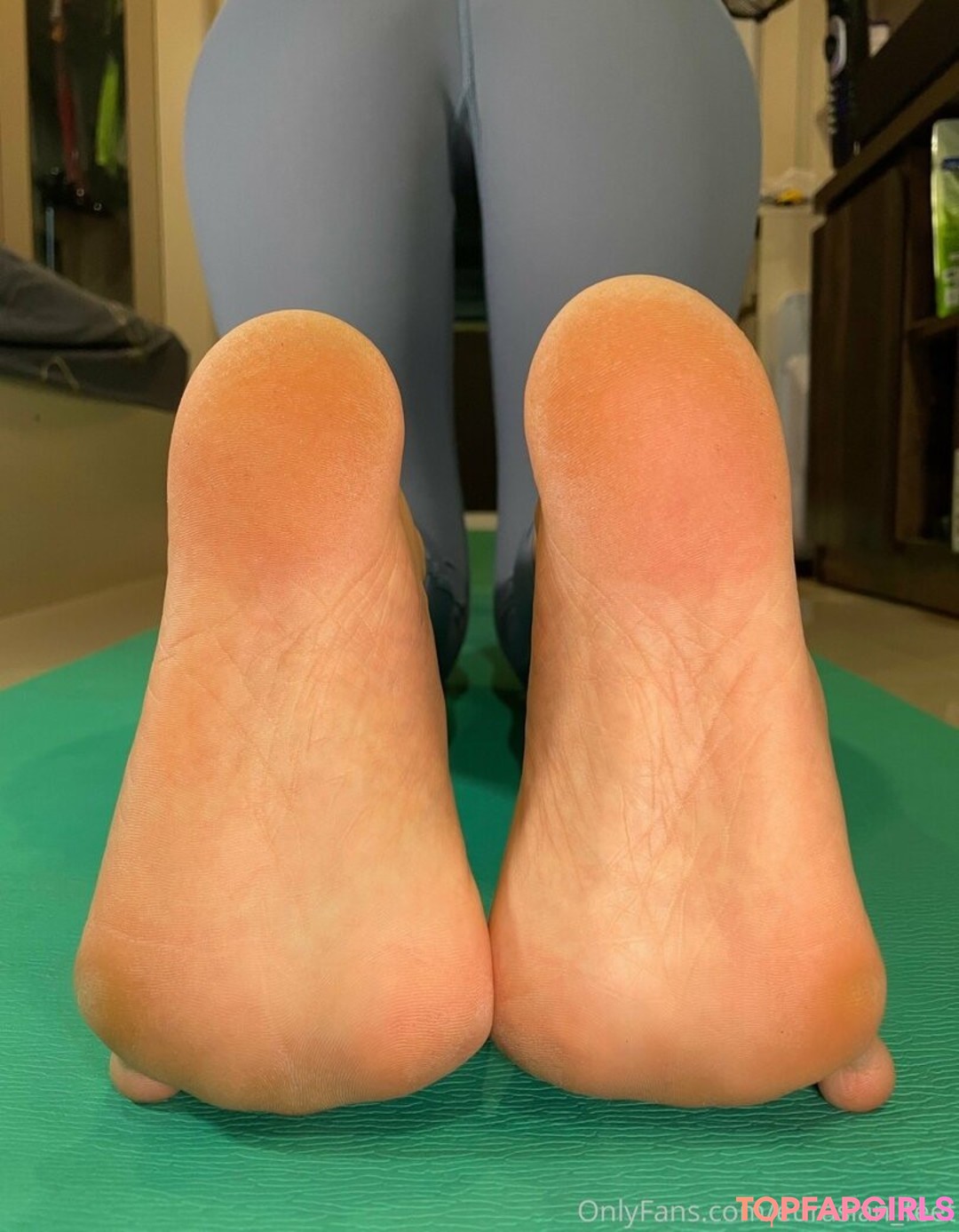 Foto desnuda filtrada de OnlyFans de Eurasianfeet #147 Foto desnuda filtrada de OnlyFans de Eurasianfeet #147