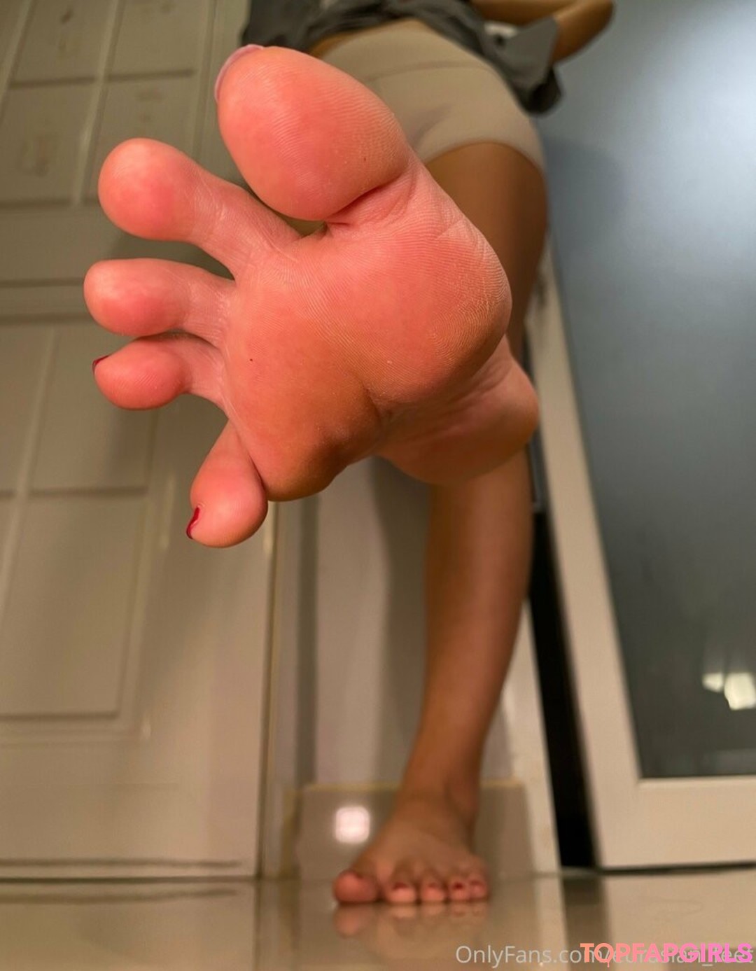 Foto desnuda filtrada de OnlyFans de Eurasianfeet #152 Foto desnuda filtrada de OnlyFans de Eurasianfeet #152
