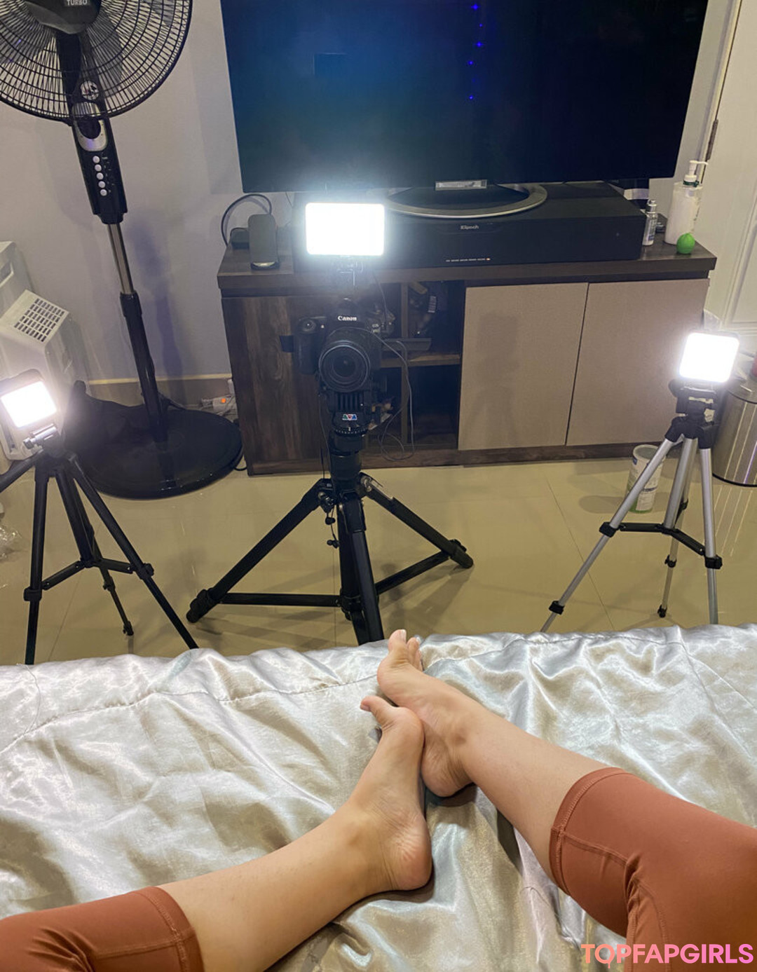 Foto desnuda filtrada de OnlyFans de Eurasianfeet #300 Foto desnuda filtrada de OnlyFans de Eurasianfeet #300