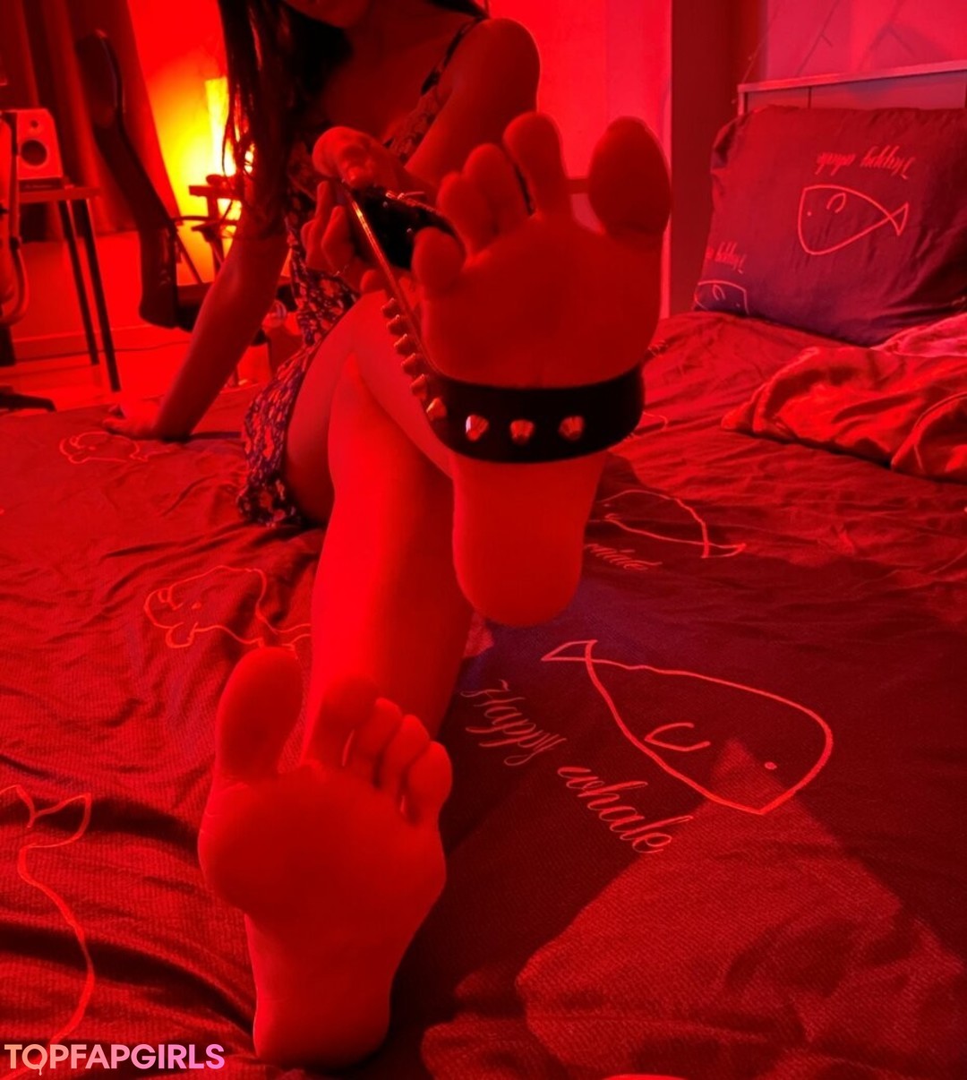 Foto desnuda filtrada de OnlyFans de Eurasianfeet #49 Foto desnuda filtrada de OnlyFans de Eurasianfeet #49