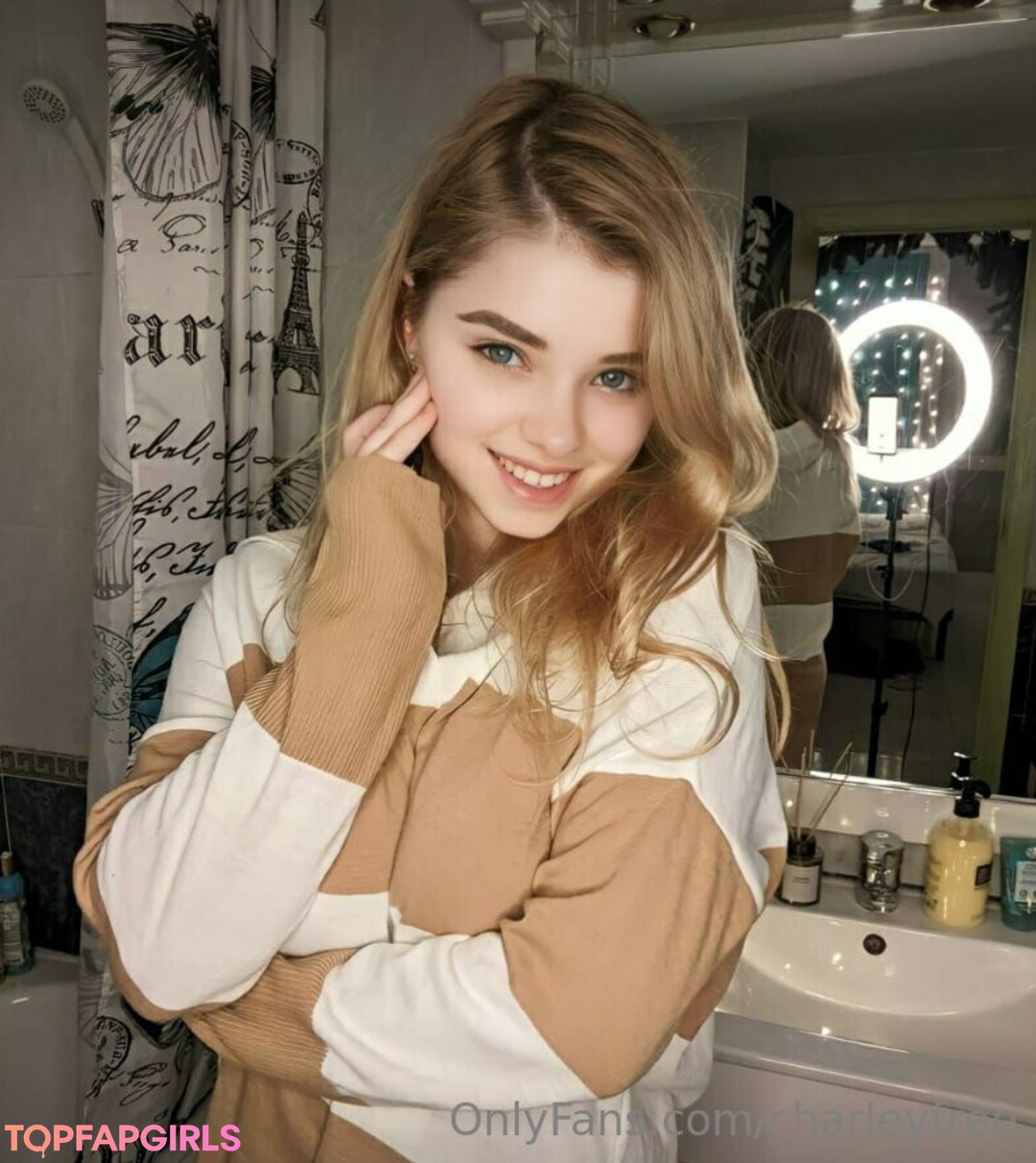 Foto desnuda filtrada de OnlyFans de Charleyfree #318 Foto desnuda filtrada de OnlyFans de Charleyfree #318