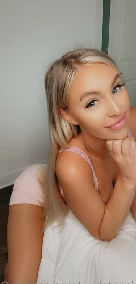 Foto desnuda filtrada de OnlyFans de Wydstepsissy