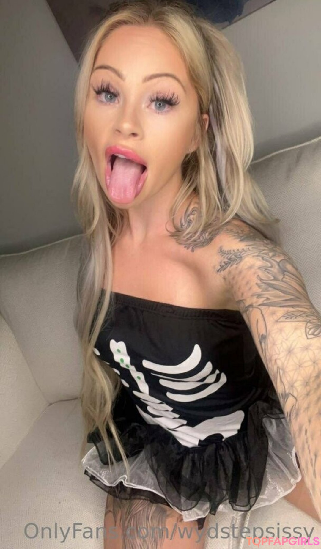 Foto desnuda filtrada de OnlyFans de Wydstepsissy #383 Foto desnuda filtrada de OnlyFans de Wydstepsissy #383