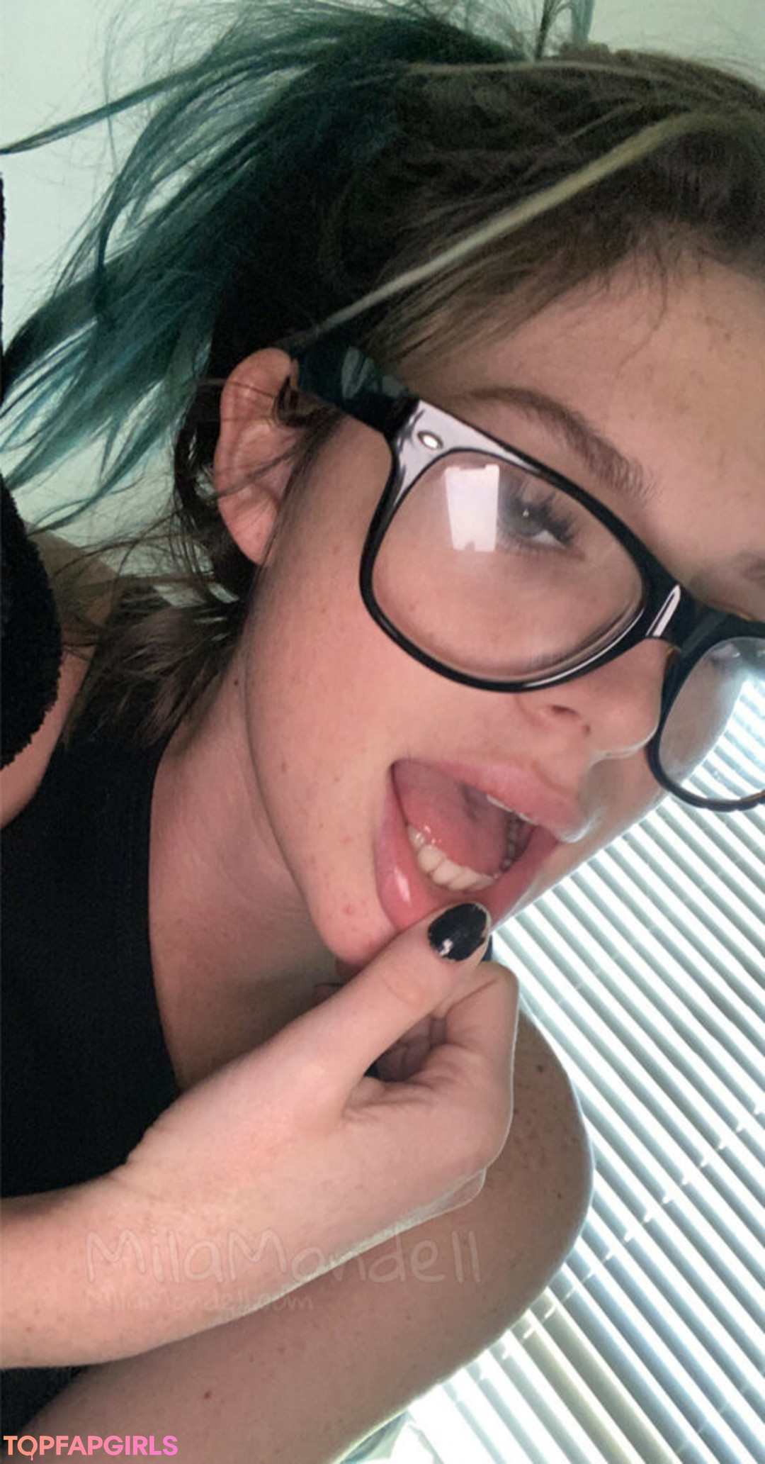 Foto desnuda filtrada de OnlyFans de Milamondell #162 Foto desnuda filtrada de OnlyFans de Milamondell #162