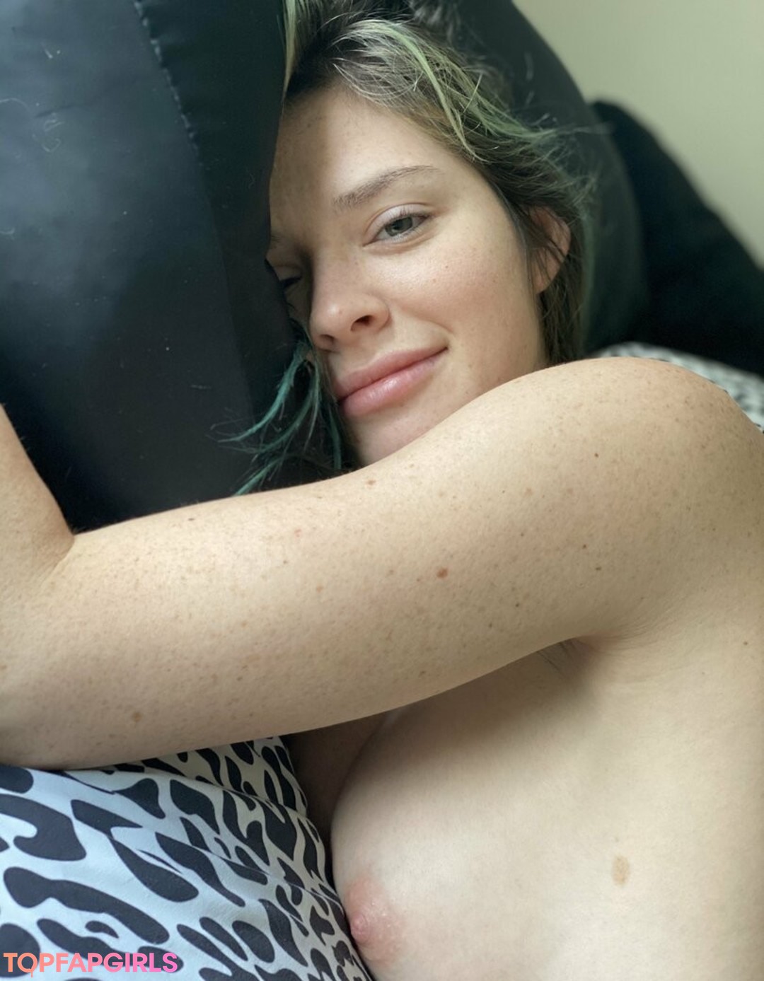 Foto desnuda filtrada de OnlyFans de Milamondell #573 Foto desnuda filtrada de OnlyFans de Milamondell #573