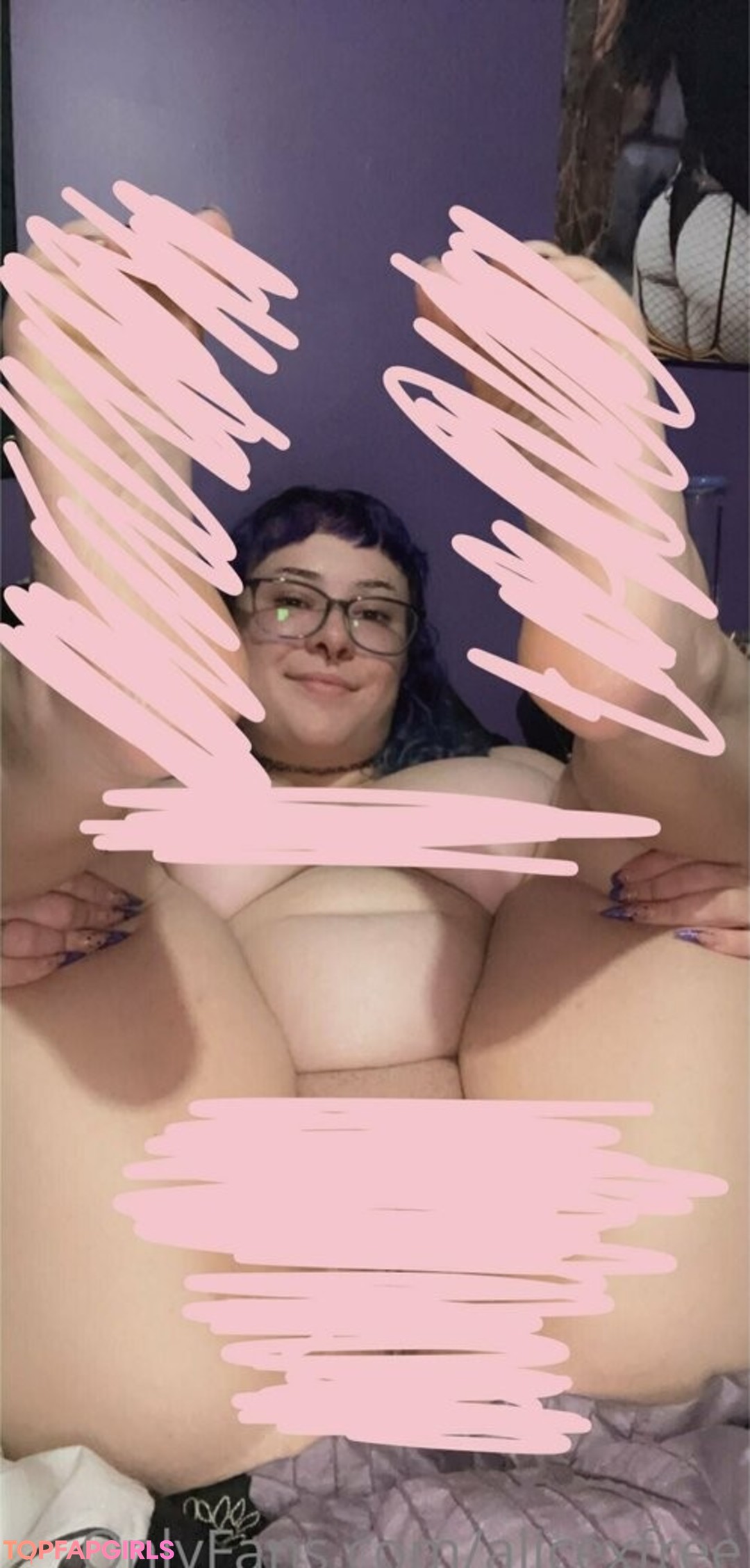 Foto desnuda filtrada de OnlyFans de Alicexfree #70 Foto desnuda filtrada de OnlyFans de Alicexfree #70