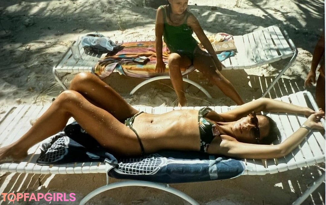 Foto desnuda filtrada de OnlyFans de Jordana Brewster #176 Foto desnuda filtrada de OnlyFans de Jordana Brewster #176