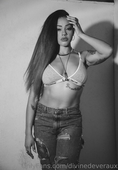 Foto desnuda filtrada de OnlyFans de Divinedeveraux