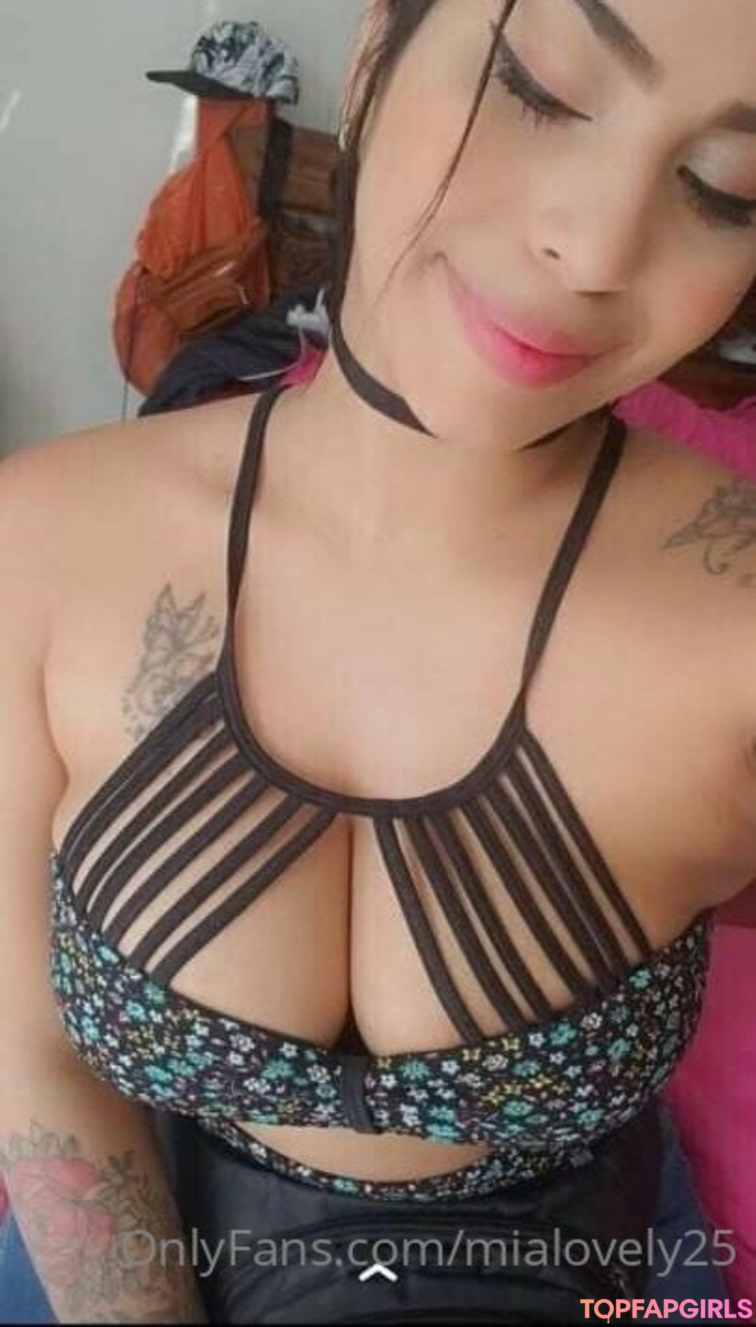 Foto desnuda filtrada de OnlyFans de Mialovely25 #56 Foto desnuda filtrada de OnlyFans de Mialovely25 #56