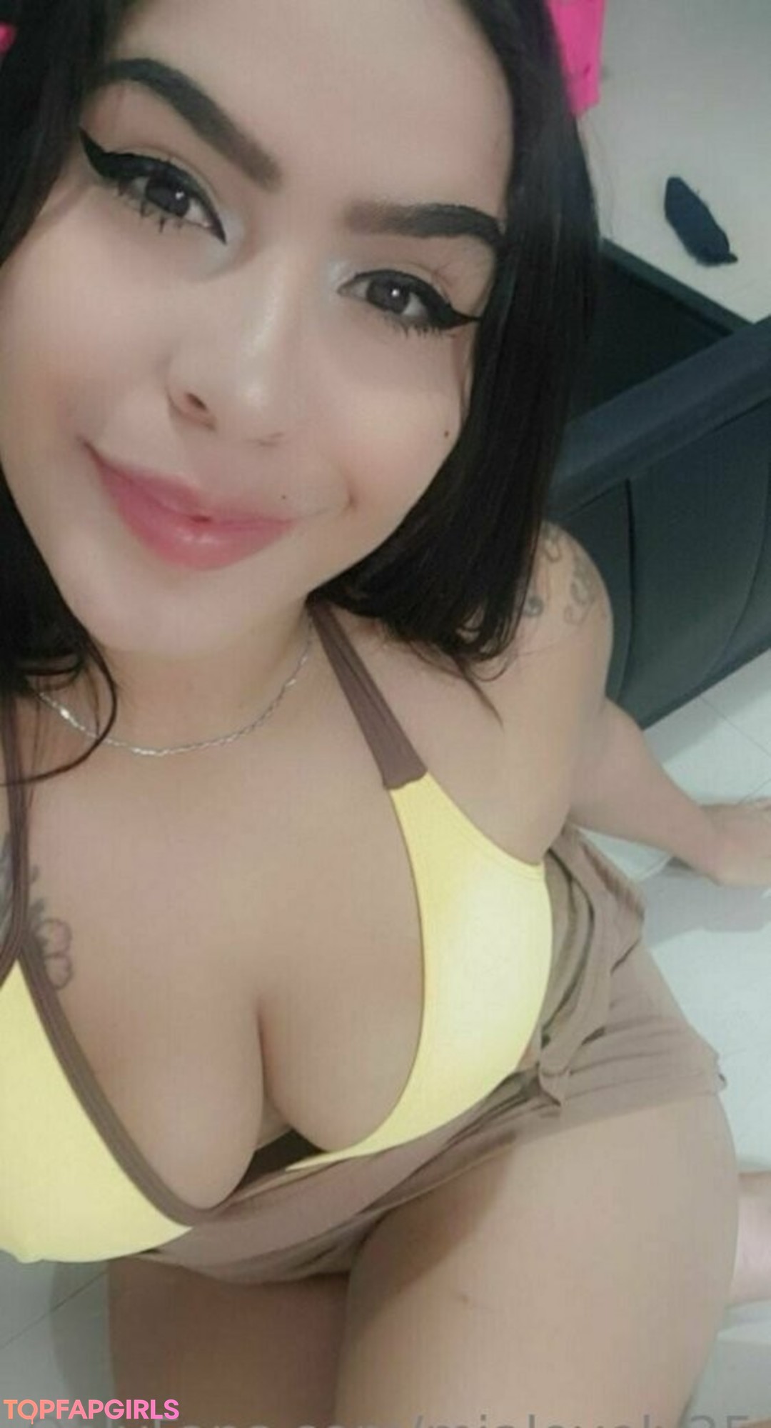 Foto desnuda filtrada de OnlyFans de Mialovely25 #66 Foto desnuda filtrada de OnlyFans de Mialovely25 #66