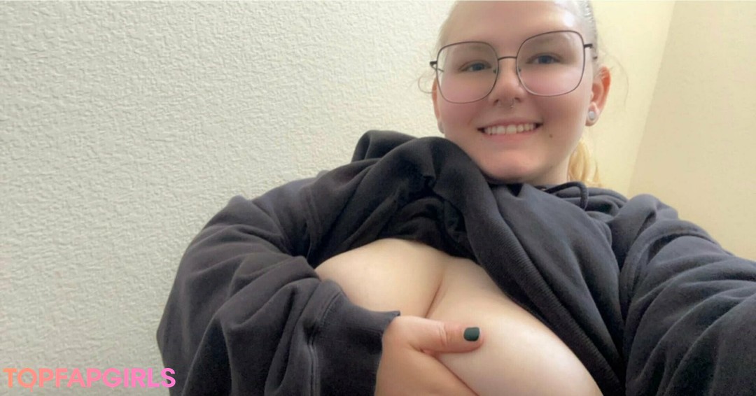 Foto desnuda filtrada de OnlyFans de Sleepyhneybee #168 Foto desnuda filtrada de OnlyFans de Sleepyhneybee #168