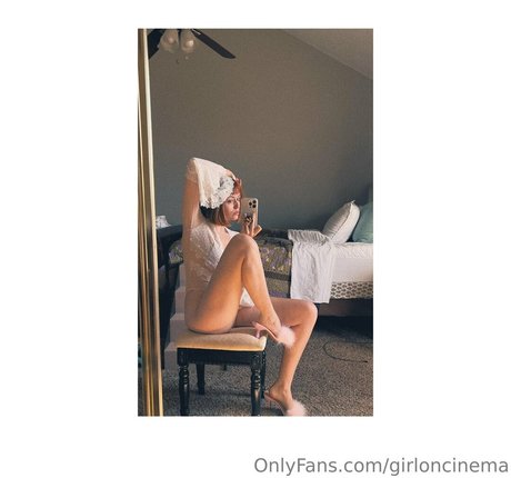 Foto desnuda filtrada de OnlyFans de Girl On Cinema