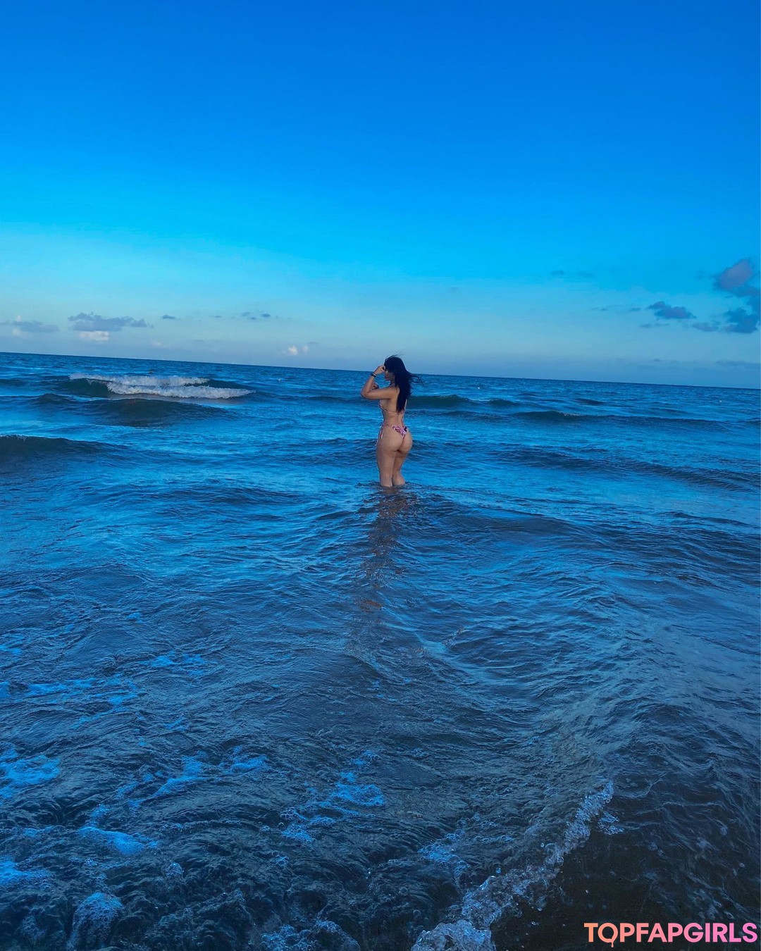 Foto desnuda filtrada de OnlyFans de Chxrryxblossom #584 Foto desnuda filtrada de OnlyFans de Chxrryxblossom #584