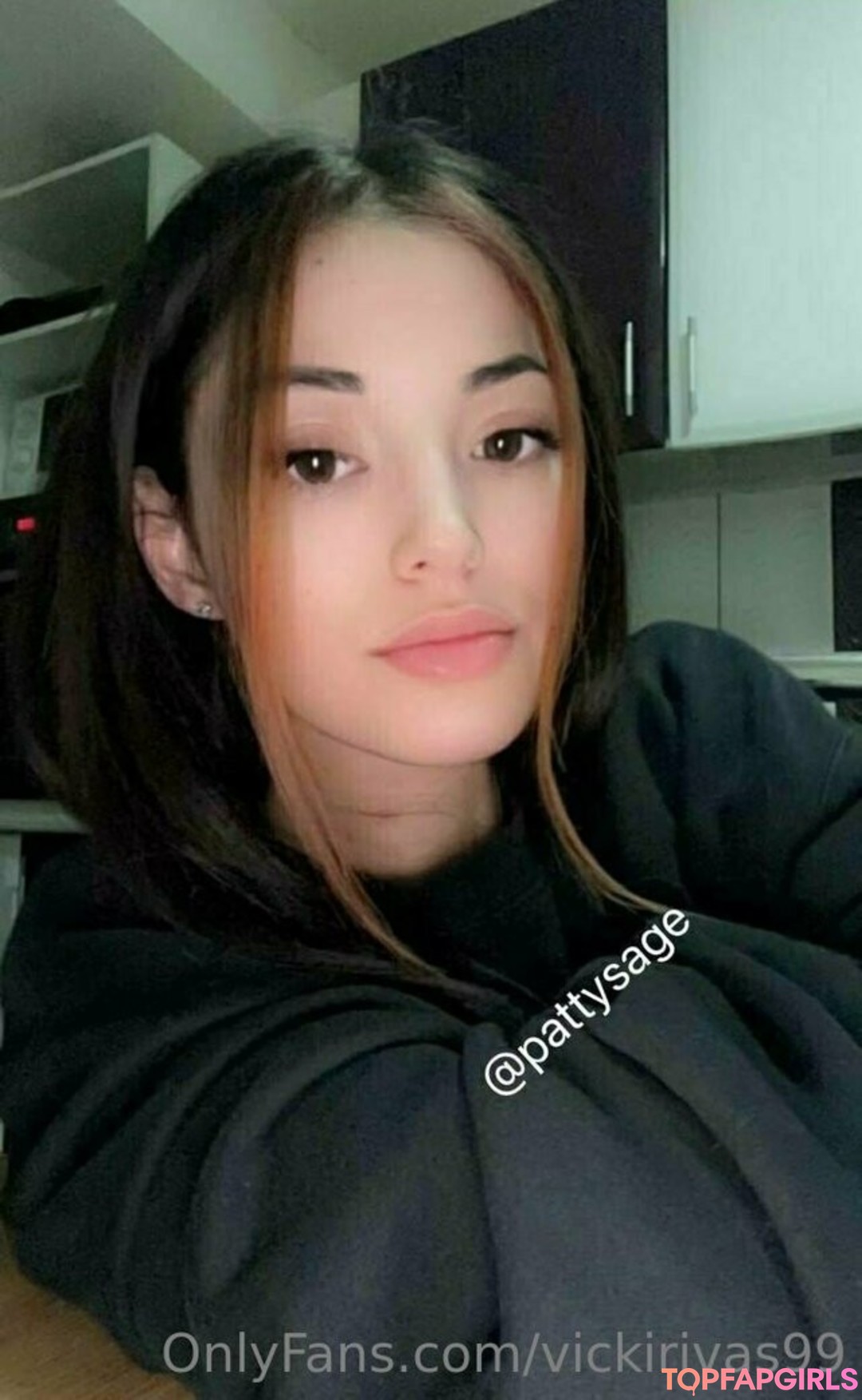 Foto desnuda filtrada de OnlyFans de Vickirivas99 #200 Foto desnuda filtrada de OnlyFans de Vickirivas99 #200