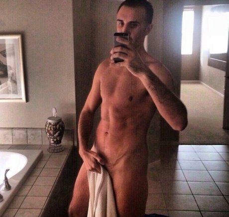 Foto desnuda filtrada de OnlyFans de Keiran Lee