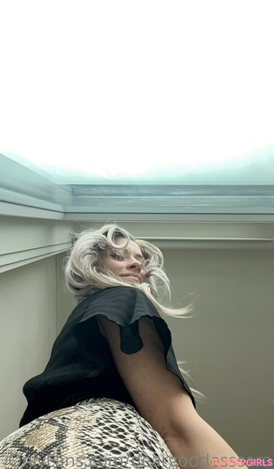 Foto desnuda filtrada de OnlyFans de Deargoddesssara #112 Foto desnuda filtrada de OnlyFans de Deargoddesssara #112