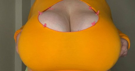 Bustyqueen32mfree