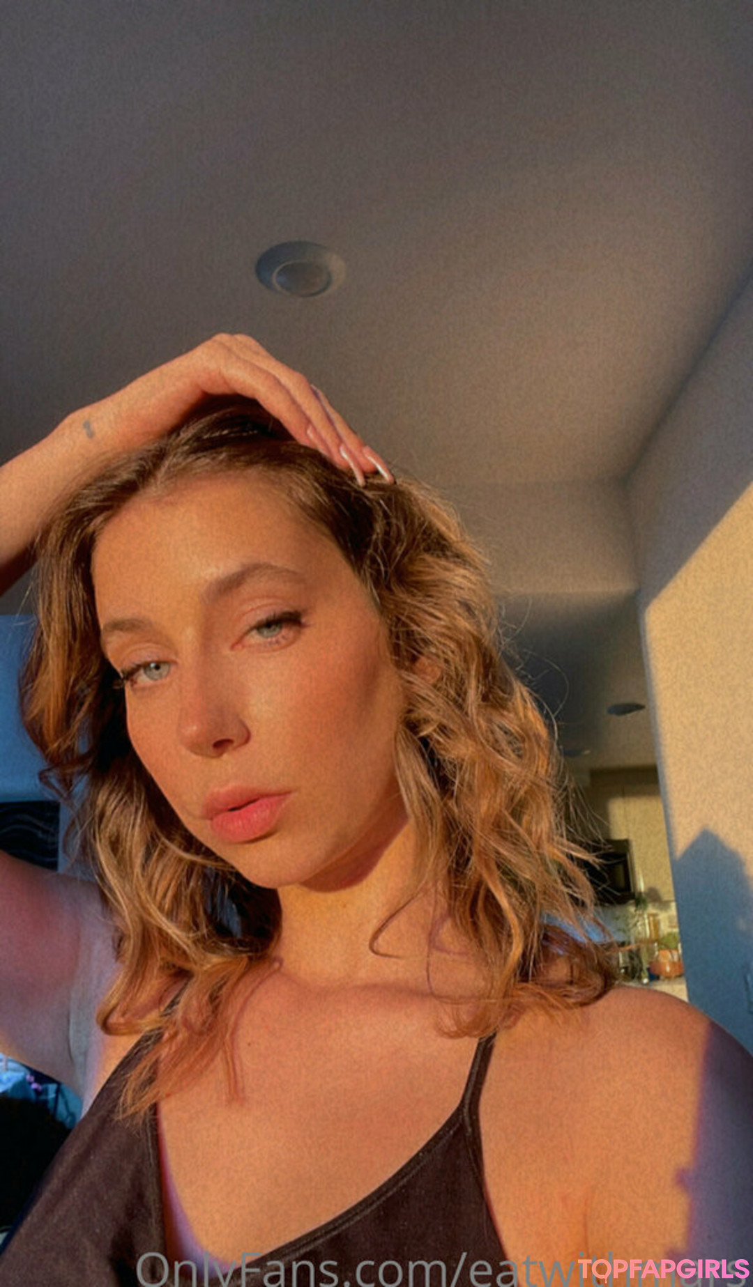 Foto desnuda filtrada de OnlyFans de Eatwithmars #77 Foto desnuda filtrada de OnlyFans de Eatwithmars #77