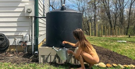 The Naked Gardener