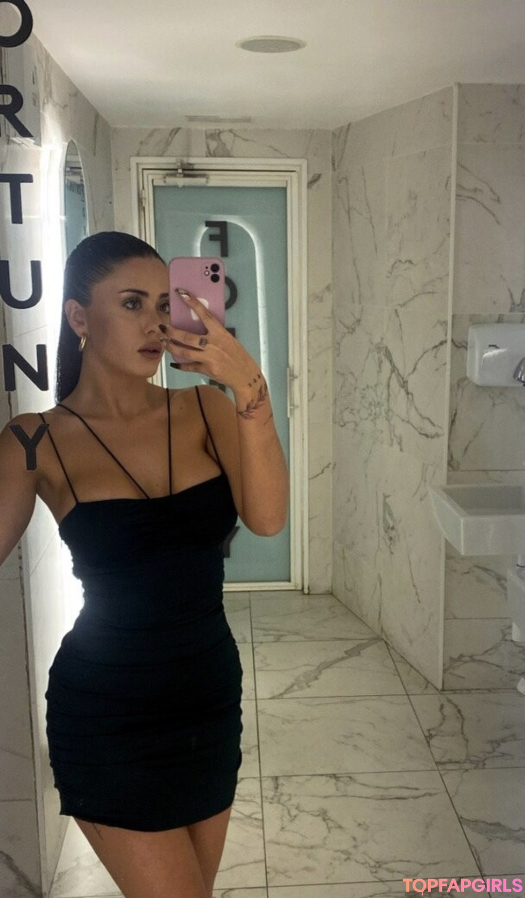 Foto desnuda filtrada de OnlyFans de Rosario Matew #24 Foto desnuda filtrada de OnlyFans de Rosario Matew #24