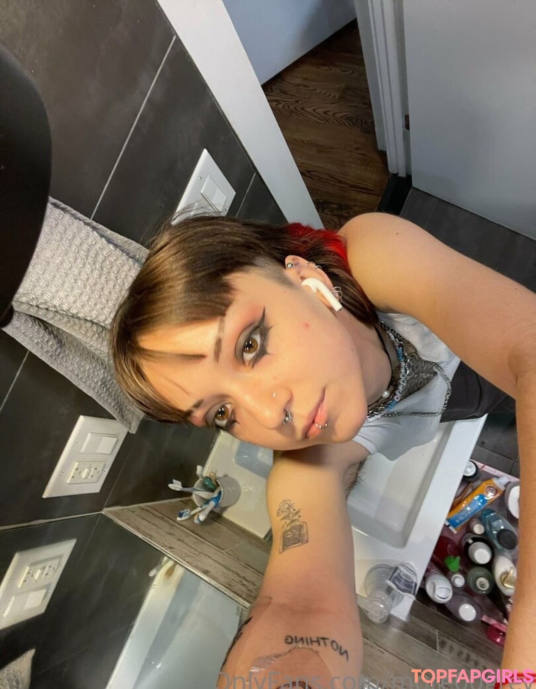 Foto desnuda filtrada de OnlyFans de More00grey #7 Foto desnuda filtrada de OnlyFans de More00grey #7