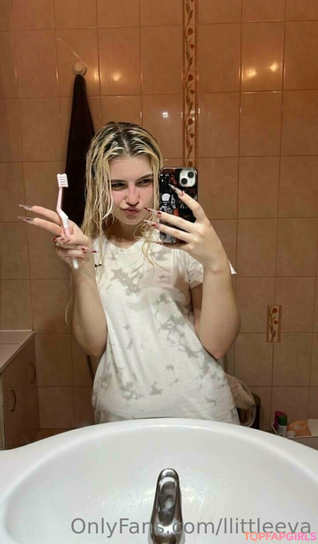 Foto desnuda filtrada de OnlyFans de Llittleeva #207 Foto desnuda filtrada de OnlyFans de Llittleeva #207