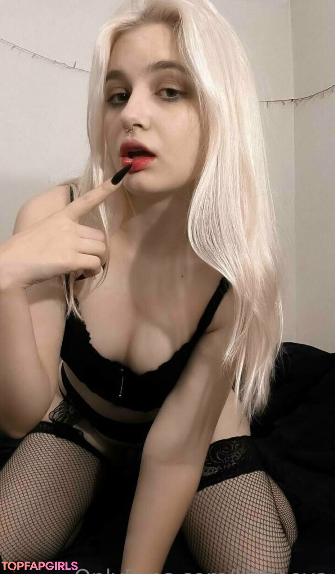 Foto desnuda filtrada de OnlyFans de Llittleeva #43 Foto desnuda filtrada de OnlyFans de Llittleeva #43