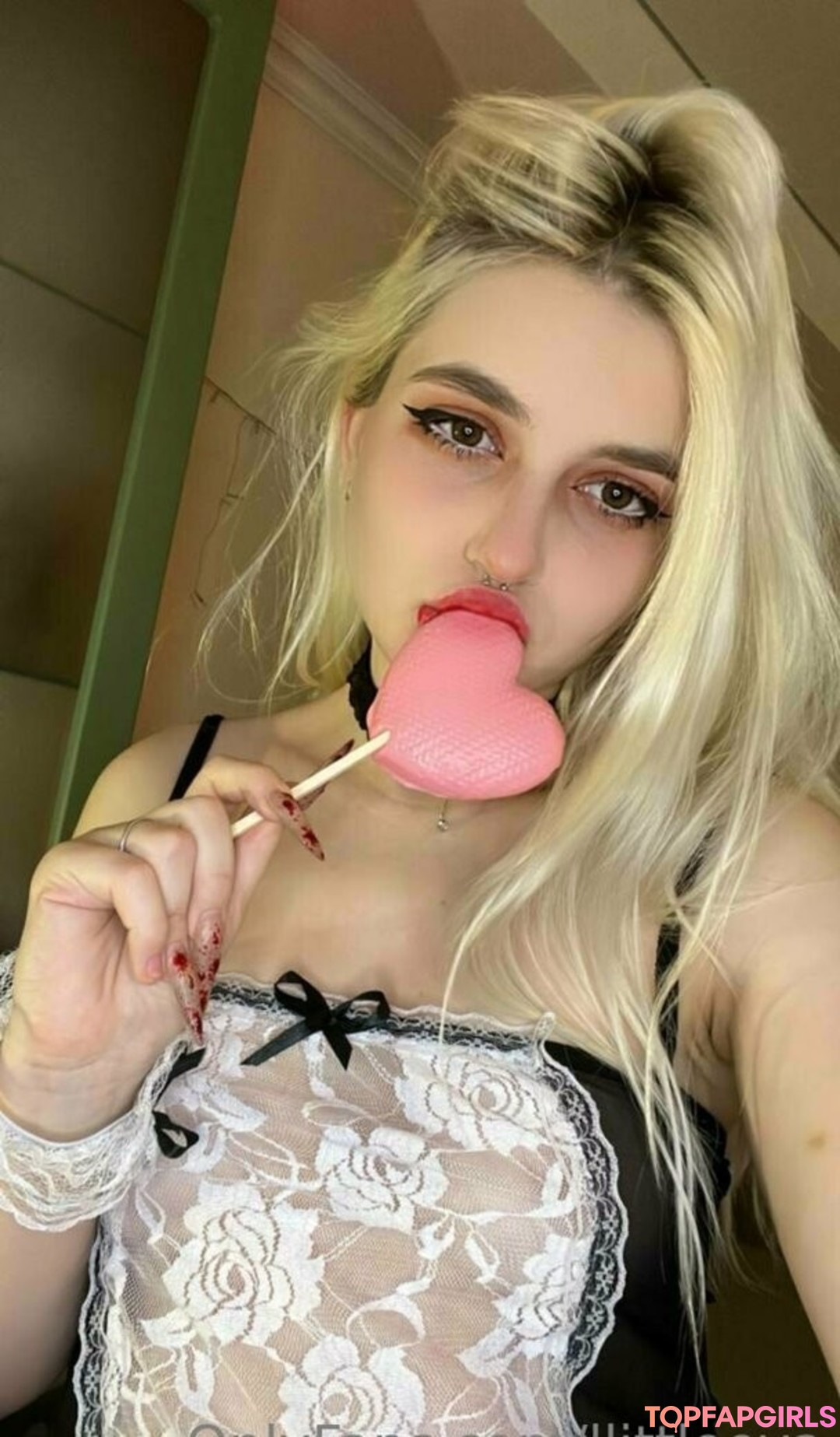 Foto desnuda filtrada de OnlyFans de Llittleeva #54 Foto desnuda filtrada de OnlyFans de Llittleeva #54