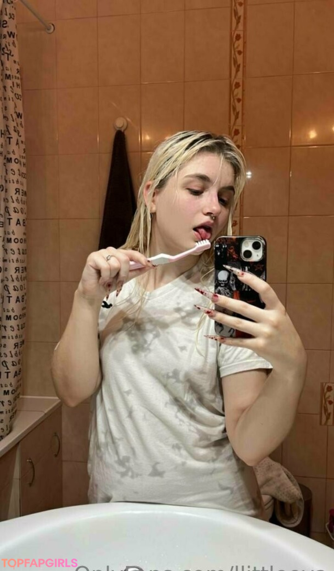 Foto desnuda filtrada de OnlyFans de Llittleeva #99 Foto desnuda filtrada de OnlyFans de Llittleeva #99