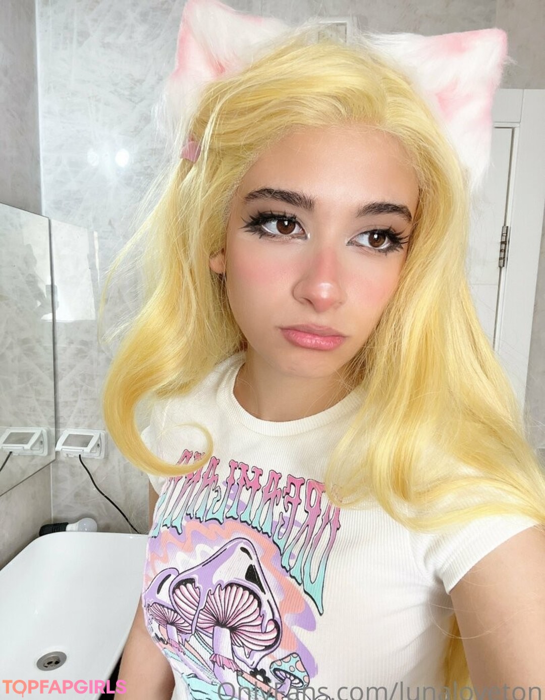 Foto desnuda filtrada de OnlyFans de Lunaloveton #152 Foto desnuda filtrada de OnlyFans de Lunaloveton #152