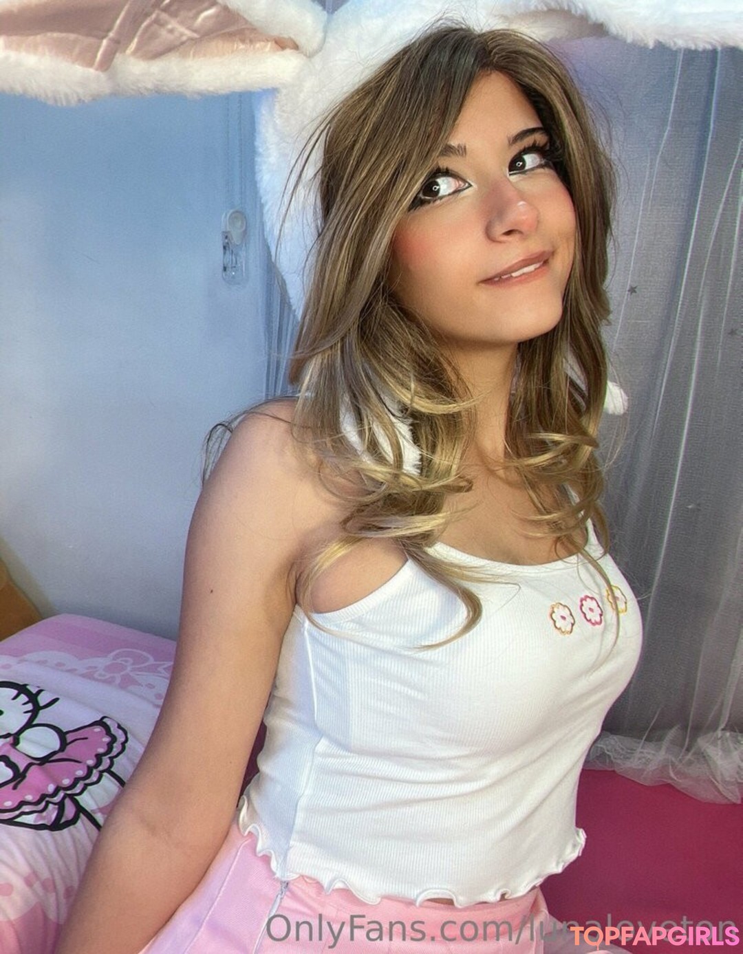 Foto desnuda filtrada de OnlyFans de Lunaloveton #265 Foto desnuda filtrada de OnlyFans de Lunaloveton #265