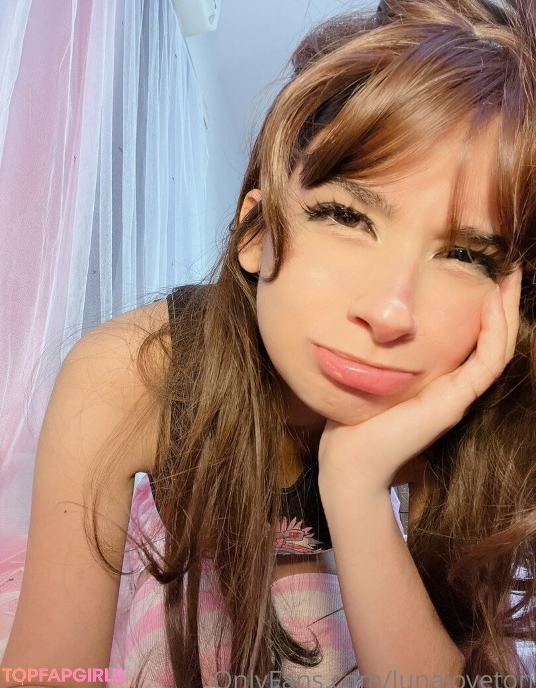 Foto desnuda filtrada de OnlyFans de Lunaloveton #82 Foto desnuda filtrada de OnlyFans de Lunaloveton #82