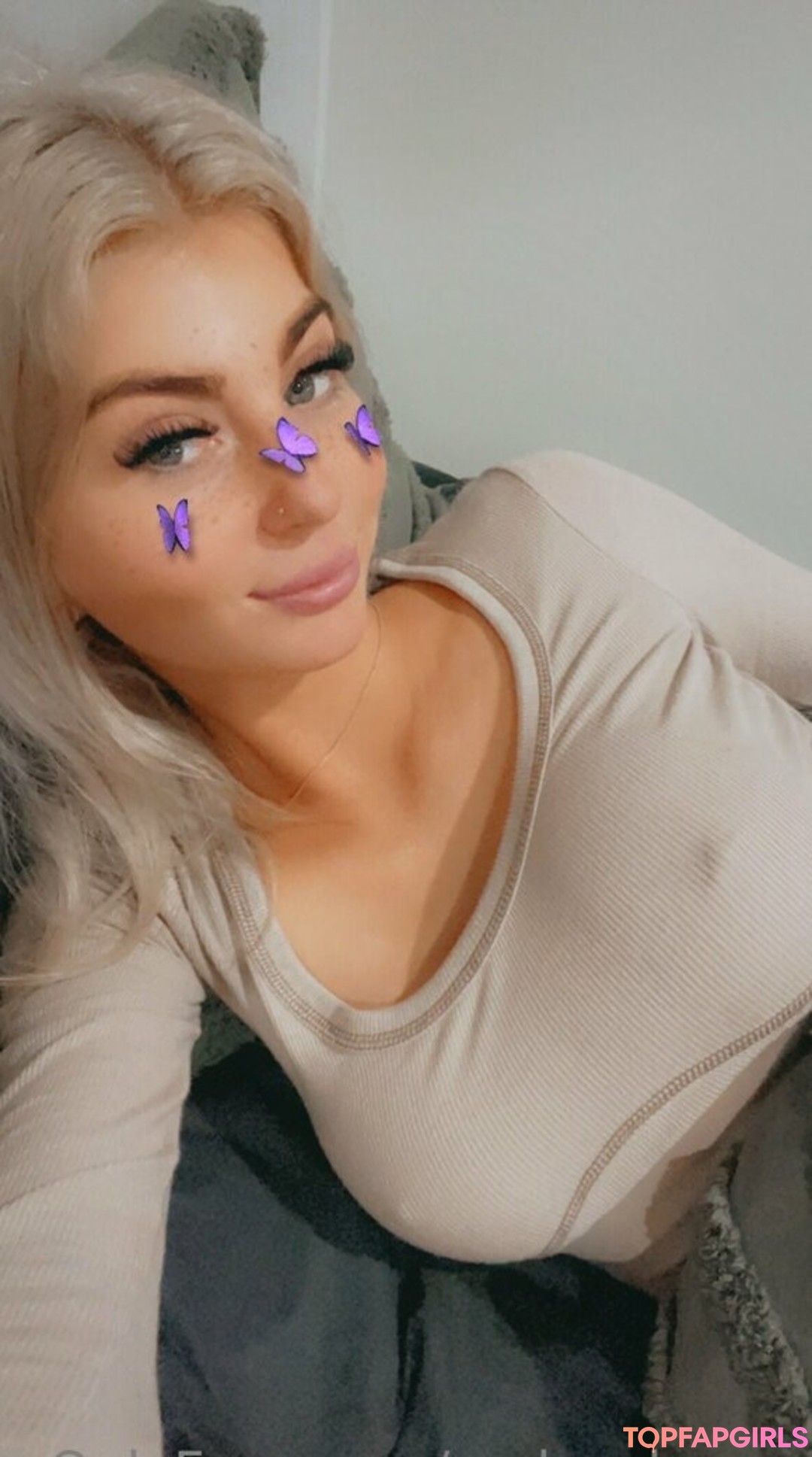 Foto desnuda filtrada de OnlyFans de Carlycakesxo #65 Foto desnuda filtrada de OnlyFans de Carlycakesxo #65