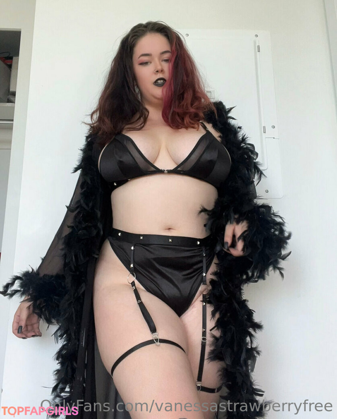 Foto desnuda filtrada de OnlyFans de Vanessastrawberryfree #124 Foto desnuda filtrada de OnlyFans de Vanessastrawberryfree #124