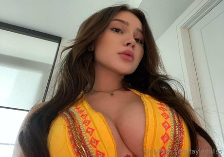 Foto desnuda filtrada de OnlyFans de Taylerhillss